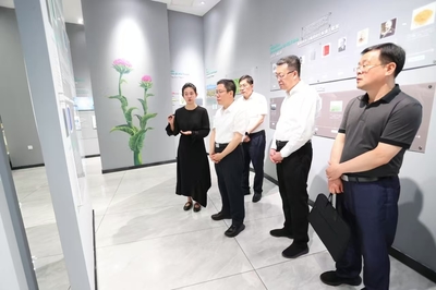 省委常委、秘書(shū)長(zhǎng)姜有為赴盤(pán)錦調(diào)研生物技術(shù)推廣工作